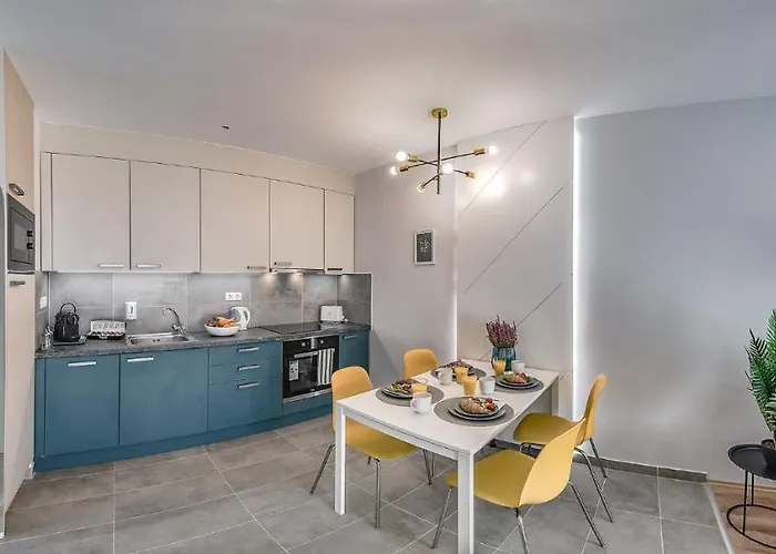 Vagabond Soho Aparthotel 4*