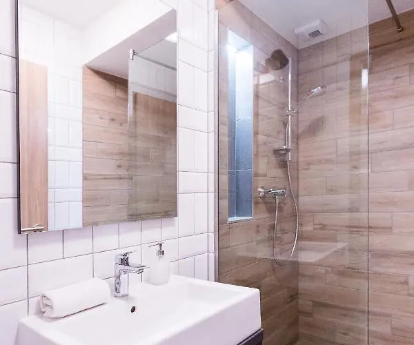 Vagabond Soho Aparthotel 4*